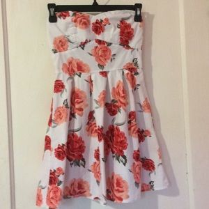 Rose strapless dress
